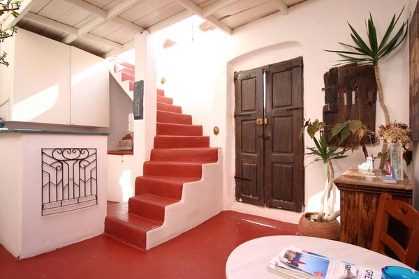 Quels conseils pour louer une maison de vacances en Toscane avec des ateliers de peinture et des randonnées?